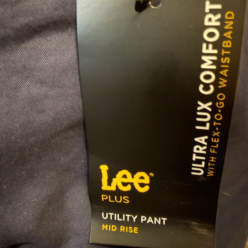 Lee Women’s Navy Blue Utility Pants
16W Long - Picture 8 of 10